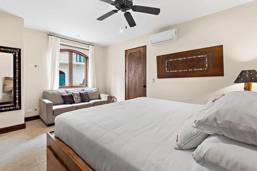 Las Catalinas 1 BD Walk to Beach