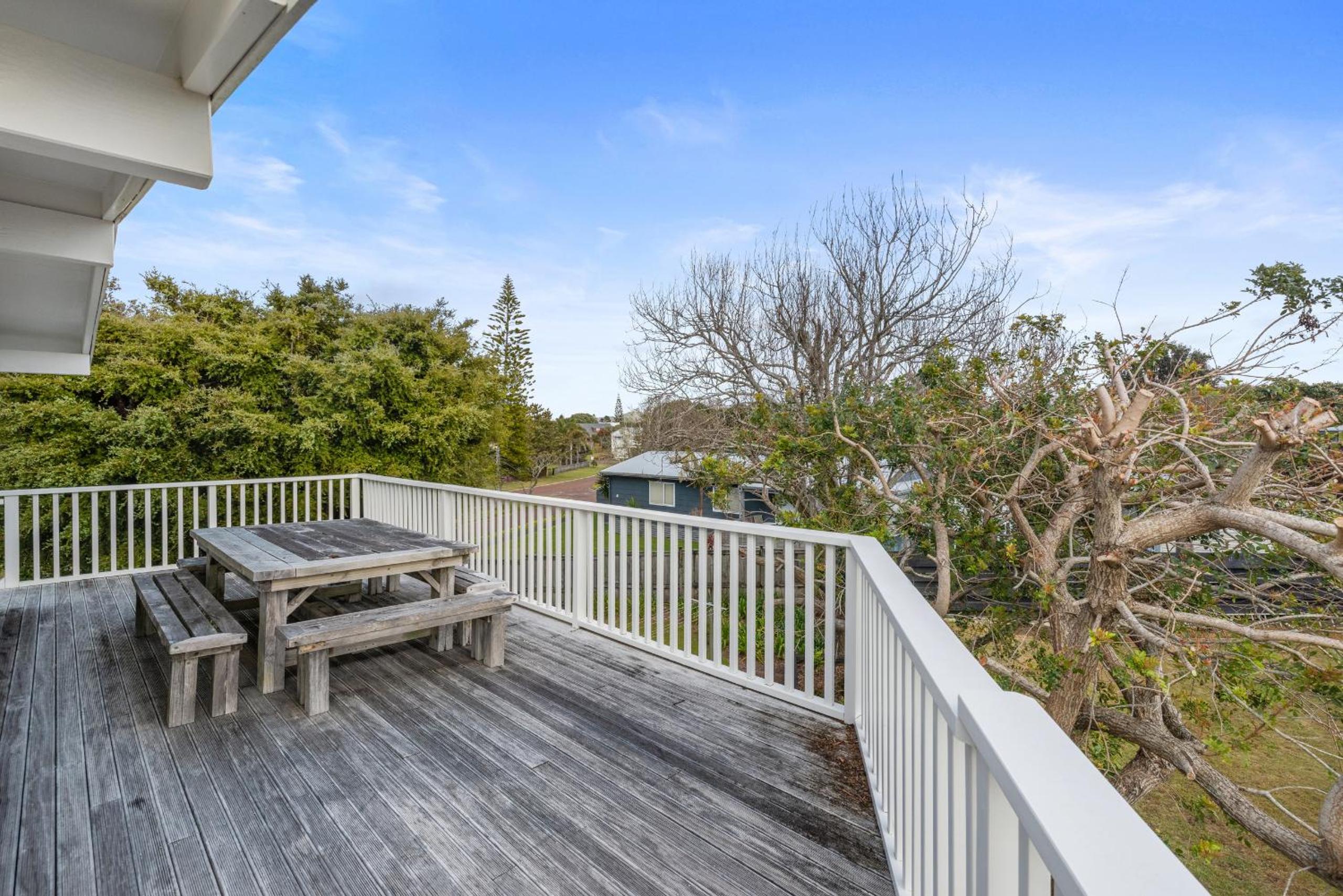Bliss on Boulevard - Pauanui Holiday Home view 2