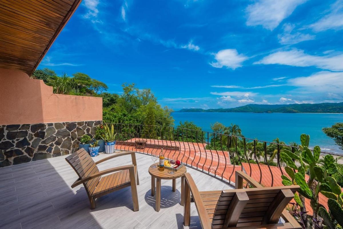 Oceanfront Veranda, Ocean Views, Free Concierge & 7-Min Walk to Beach