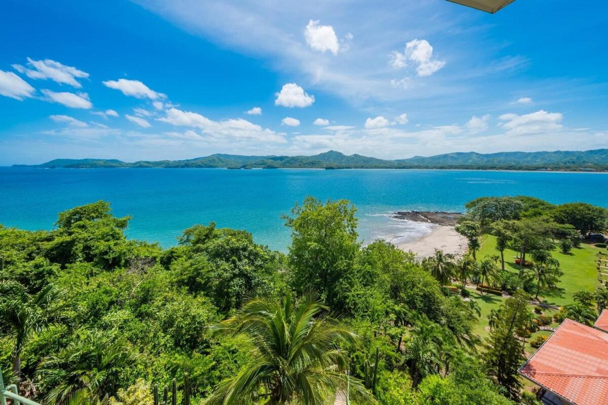 Oceanfront Veranda, Ocean Views, Free Concierge & 7-Min Walk to Beach