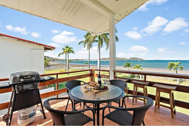 Beachfront Condo, Ocean View, Pool & Pacific Beach