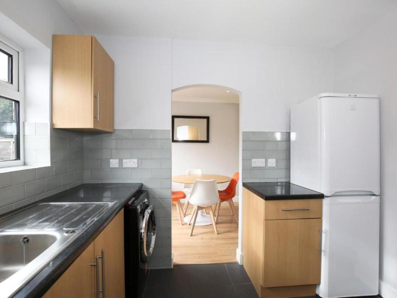 3 BR Begbroke House Oxford