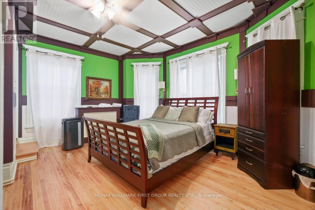 Marmora and Lake Inn and Victorian Diner - Grand Victorian Suites- Level 2