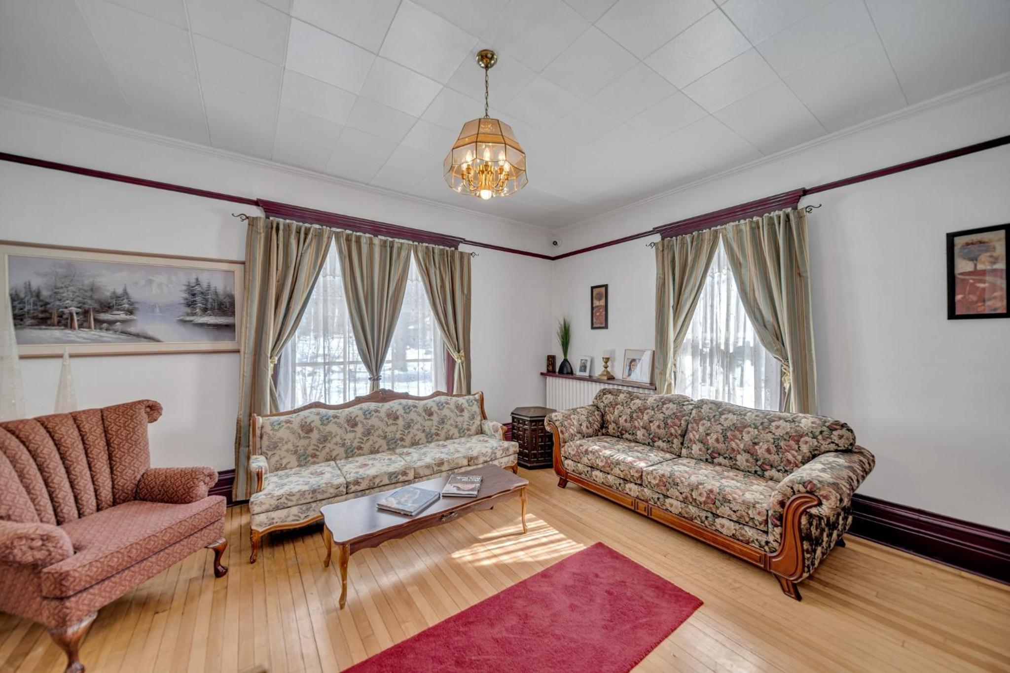 Marmora and Lake Inn and Victorian Diner - Grand Victorian Suites- Level 2