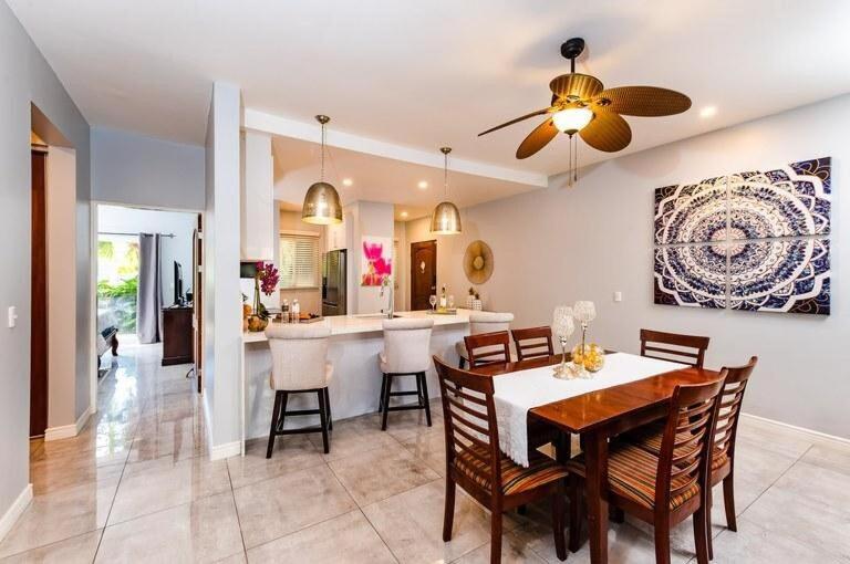 Pool, Jacuzzi, Beach 3 Min Walk & Concierge