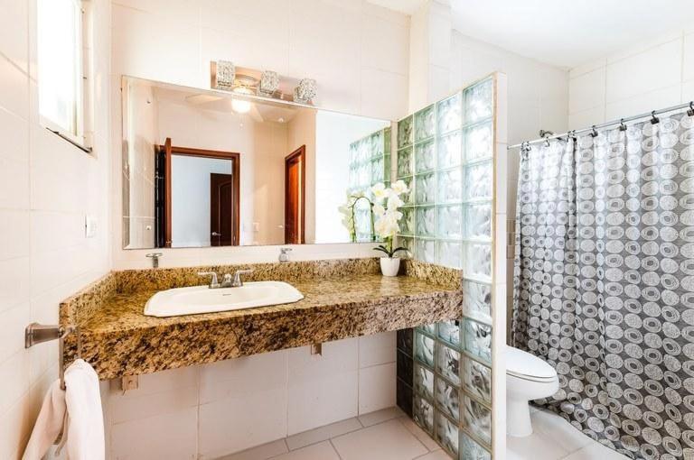 Pool, Jacuzzi, Beach 3 Min Walk & Concierge