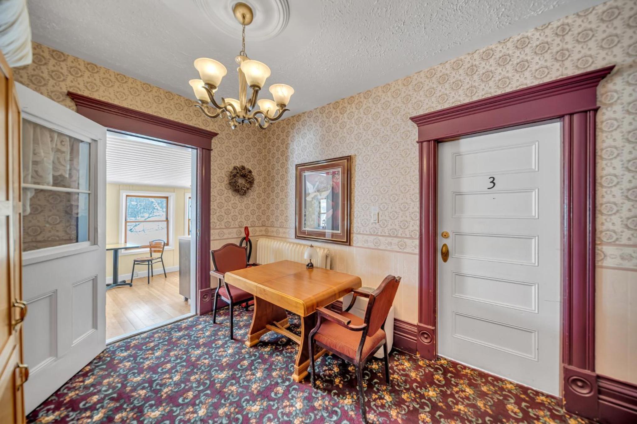 Marmora and Lake Inn and Victorian Diner - Grand Victorian Suites- Level 2