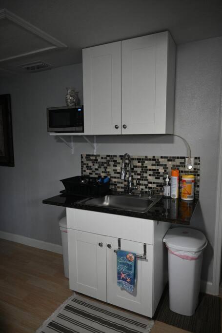 Private Top Floor Guest House with the Gulf Nearby view 4