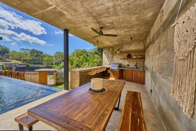Infinity Pool Villa, 10 min Walk to Beach & Dining