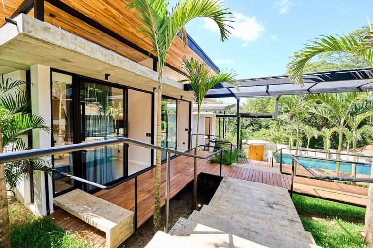 Infinity Pool Villa, 10 min Walk to Beach & Dining