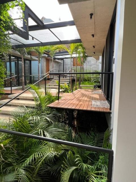 Infinity Pool Villa, 10 min Walk to Beach & Dining