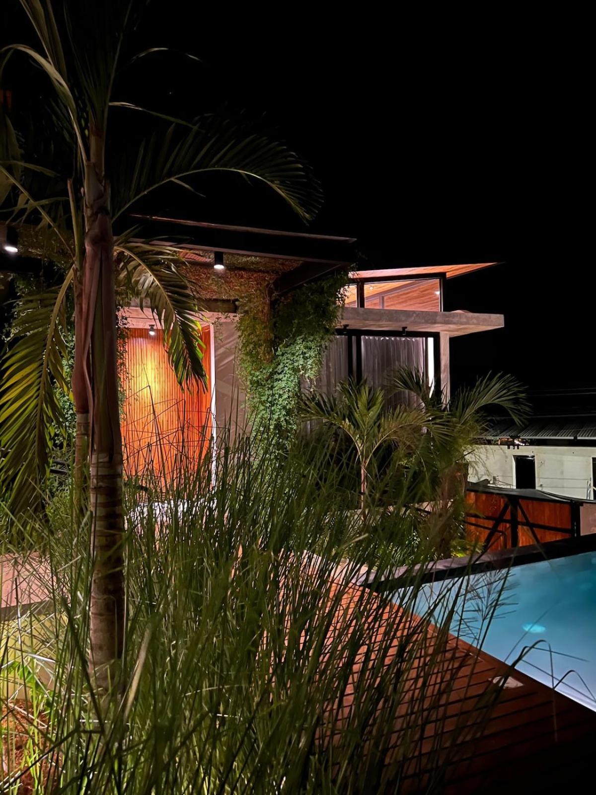 Infinity Pool Villa, 10 min Walk to Beach & Dining