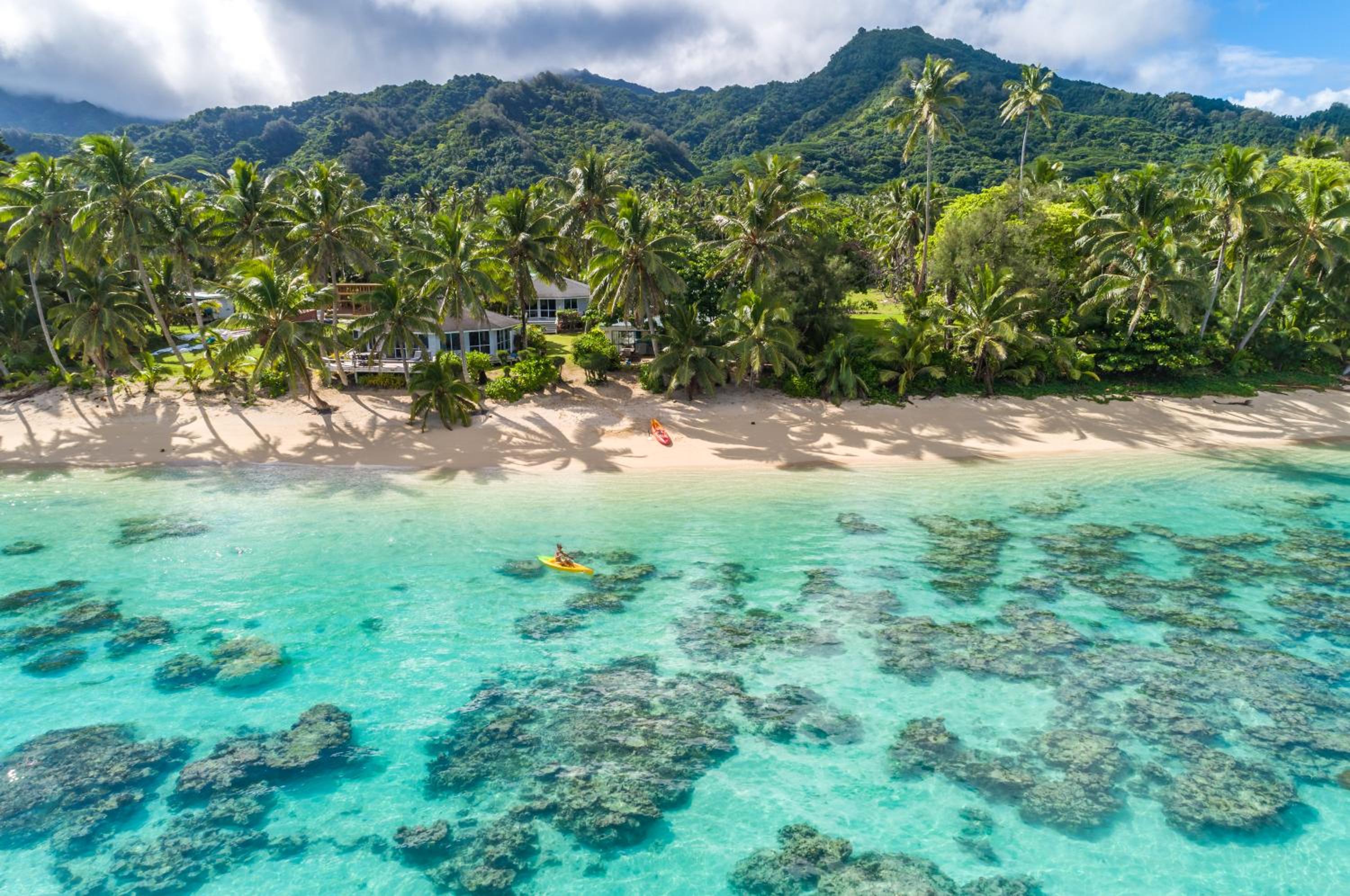 Vaka Beach Cottage with AC Unlimited Wifi