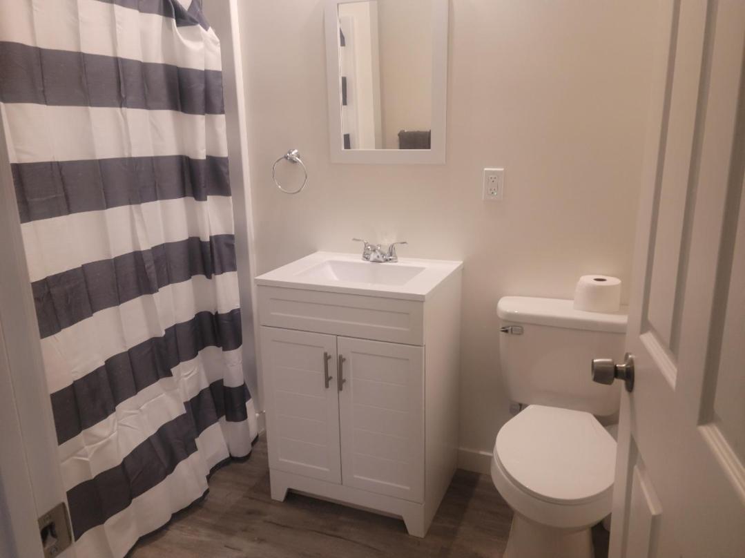 Beautiful and Private Studio Bed and Bath with Private Entrance view 5