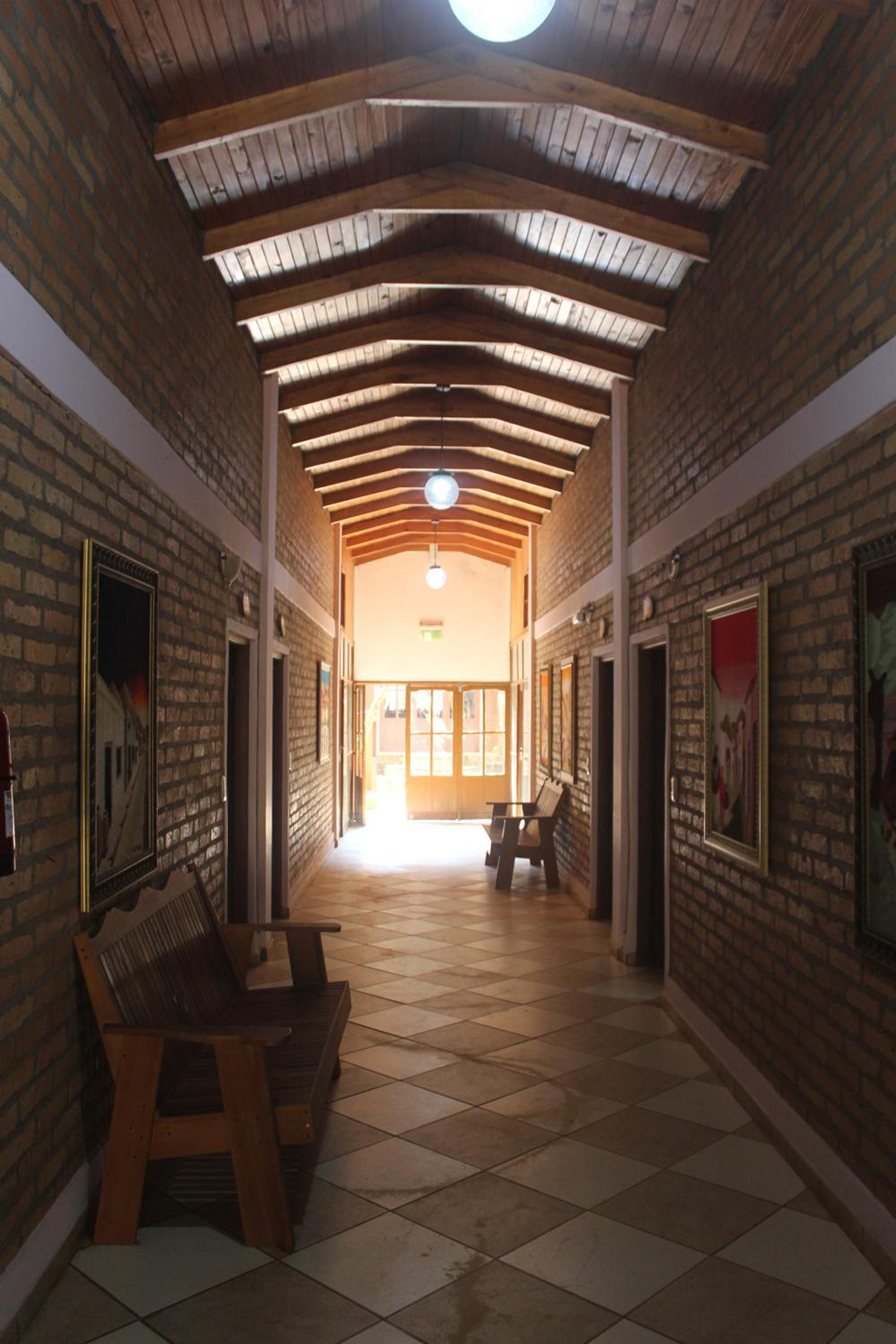 Six Garden Lodge