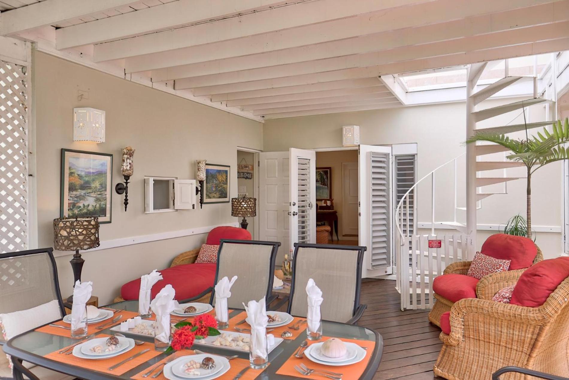 Dreamin Villa - 3 BR Beachfront w staff view 3