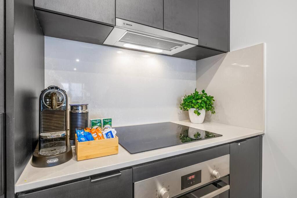 Family Retreat - Free Secure Car Park, Garden City Westfield Shopping, Restaurants