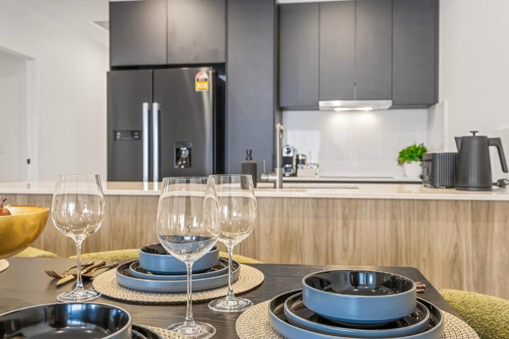 Family Retreat - Free Secure Car Park, Garden City Westfield Shopping, Restaurants