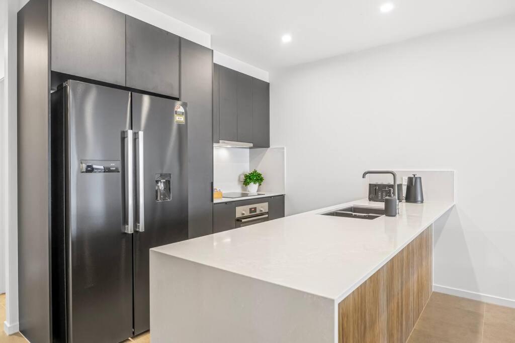 Family Retreat - Free Secure Car Park, Garden City Westfield Shopping, Restaurants