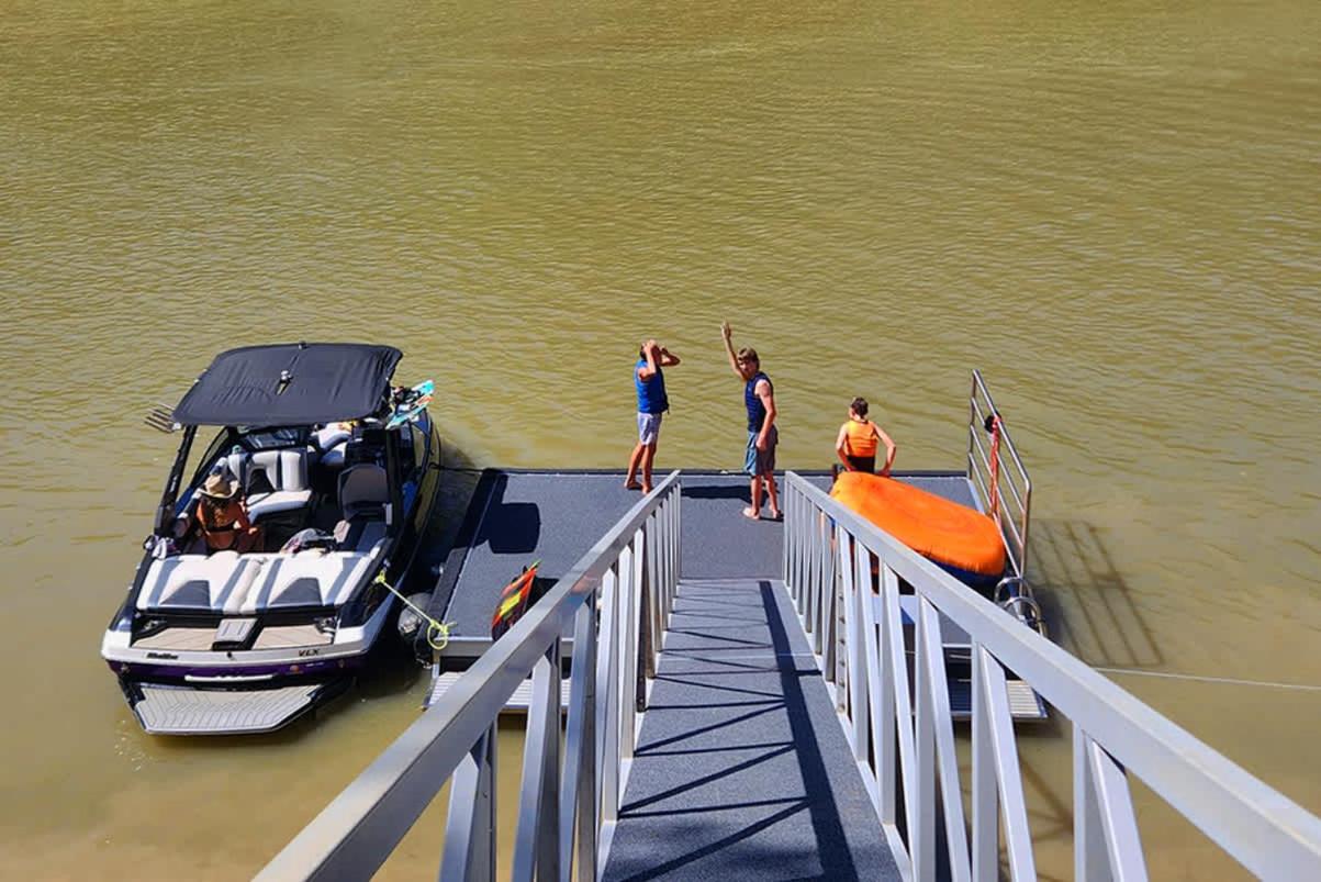 The Waterfront - Echuca Holiday Homes