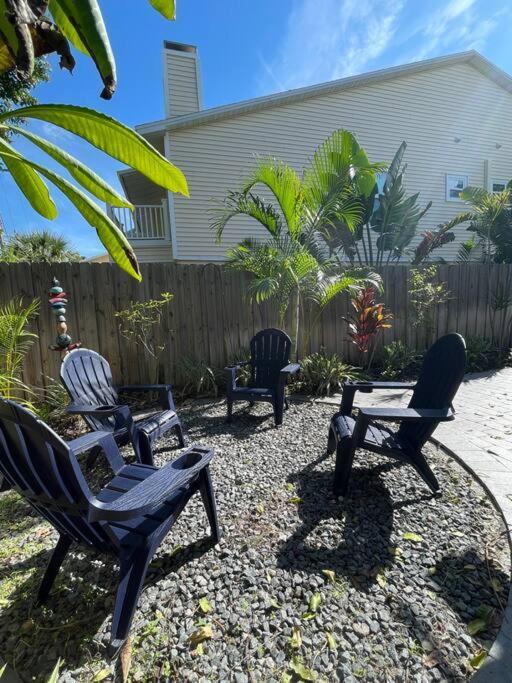 Walk to the beach Townhouse at Cape Canaveral