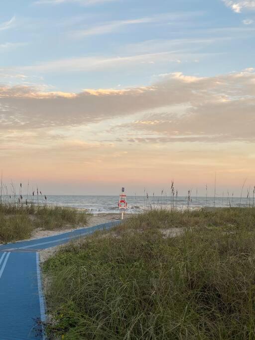 Walk to the beach Townhouse at Cape Canaveral