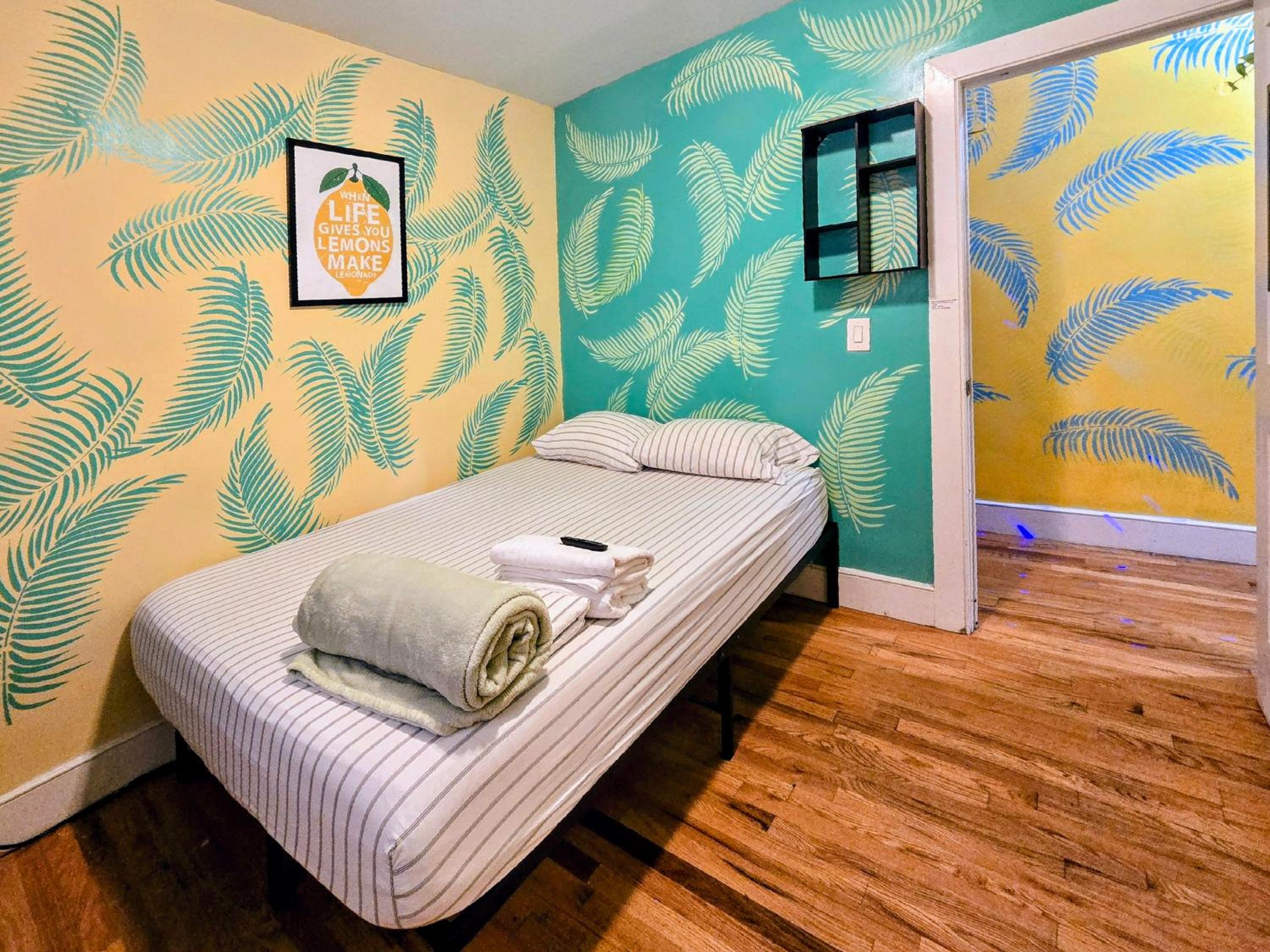 Lemon Vibes room in Guesthouse