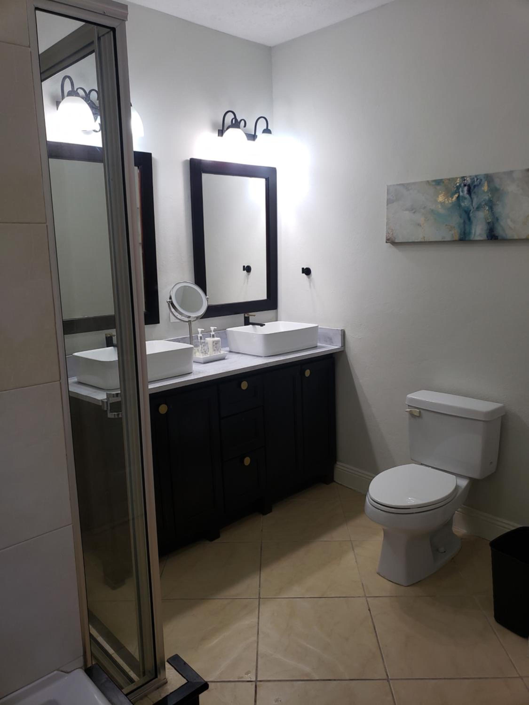 Ivy's Luxury Townhouse - 1 bdrm view 4