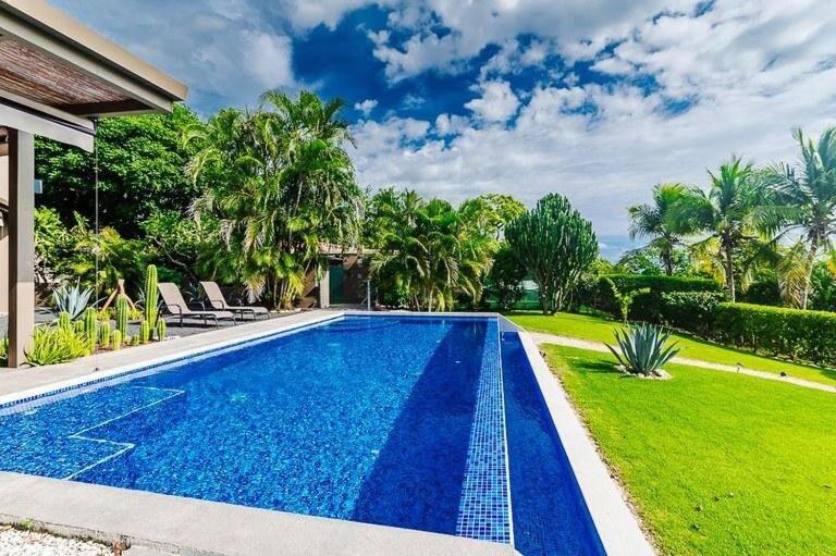 8min Walk to Beach, Pool Villa, 24-7 Concierge