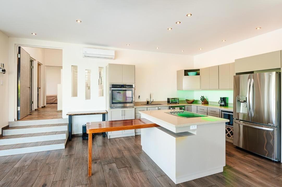 8min Walk to Beach, Pool Villa, 24-7 Concierge