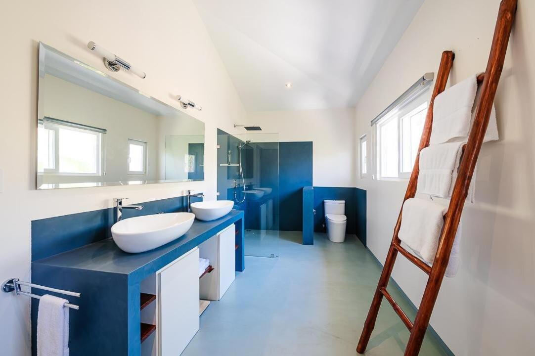 8min Walk to Beach, Pool Villa, 24-7 Concierge