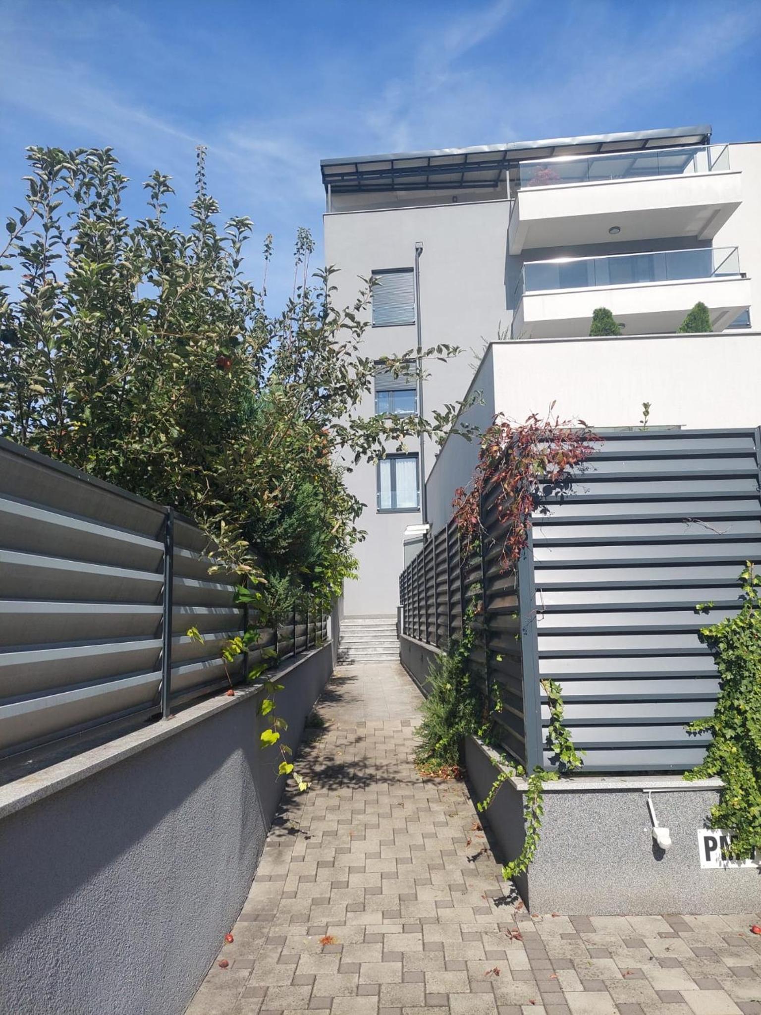 Moderna Apartment URBAN STAY view 5