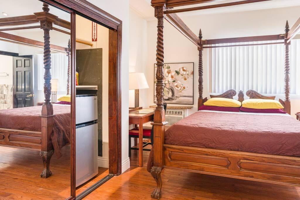 Entire Second Flr - Santa Monica Luxury Roman Villa