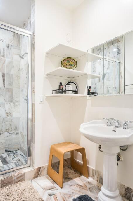 Entire Second Flr - Santa Monica Luxury Roman Villa