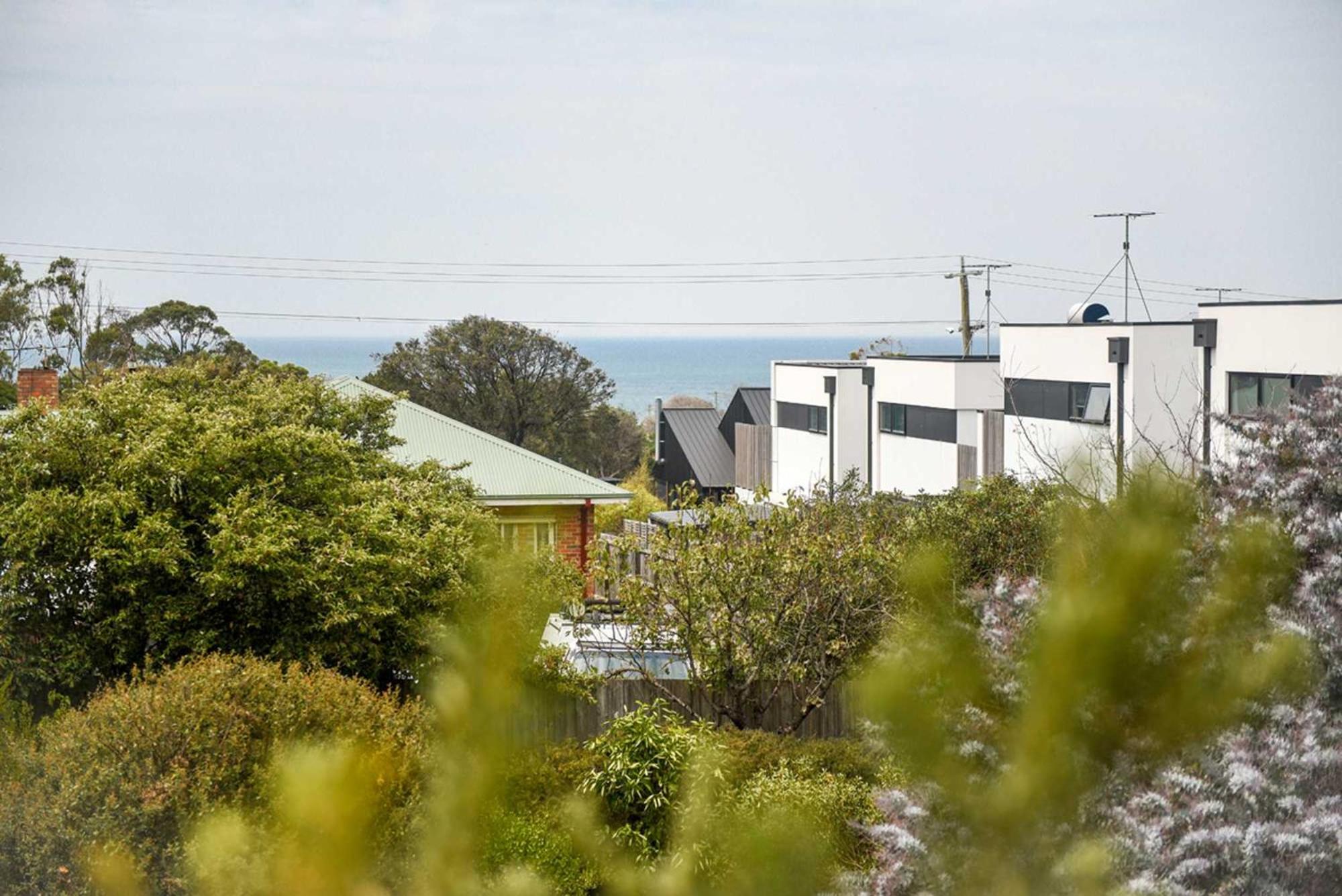 Luxury 4 BDR beach home with sea views - sleeps 12