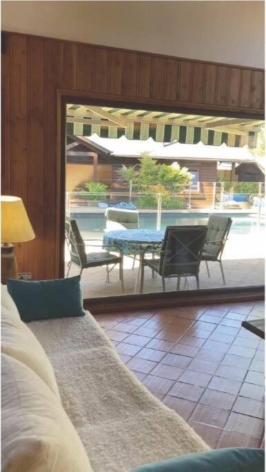 Molco, con piscina y acceso lago