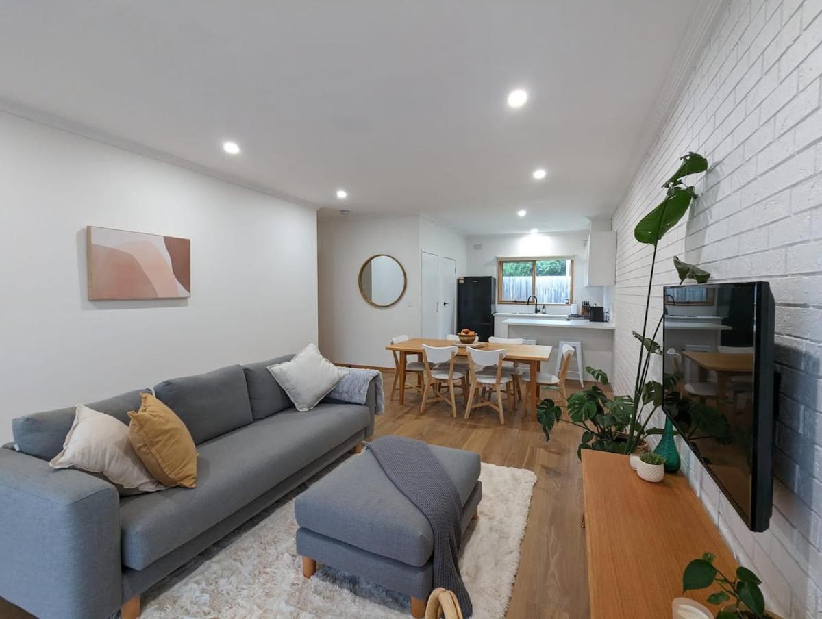 Cozy Newtown 2 bedroom unit