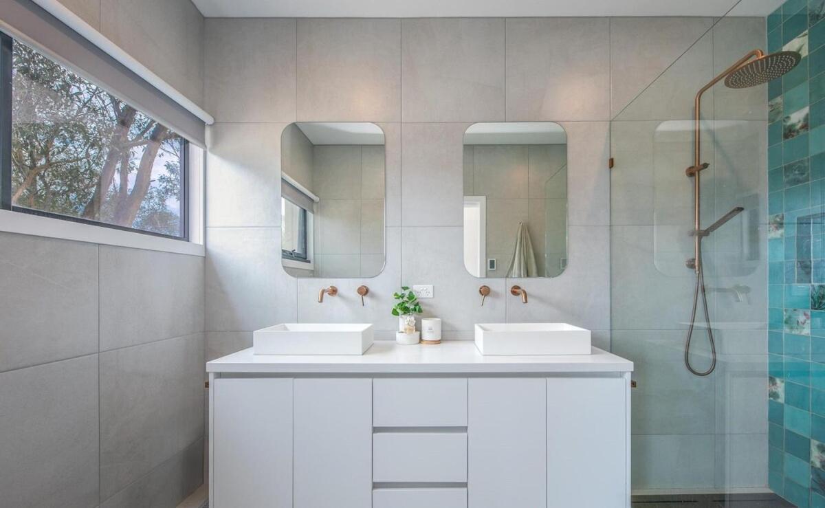 Glamour in Gisborne - with spa!