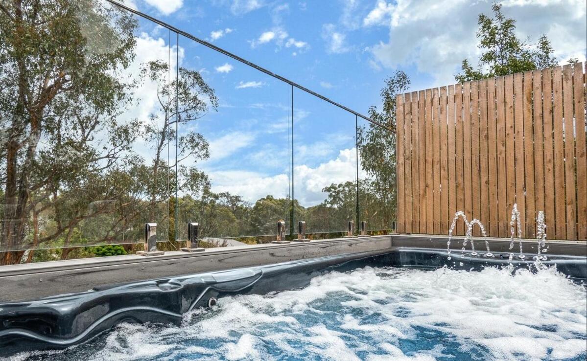 Glamour in Gisborne - with spa!