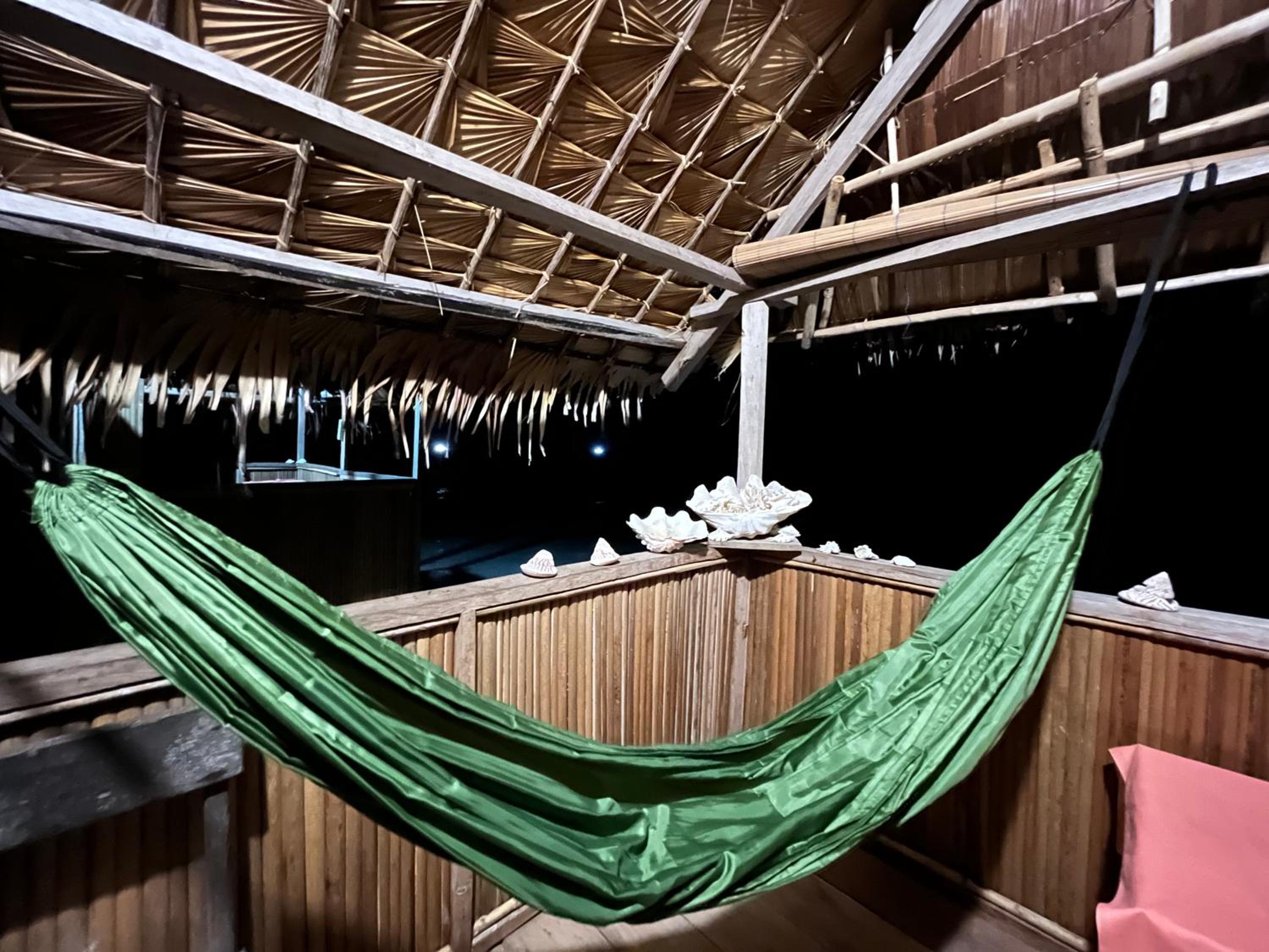 Tamaku homestay privat island