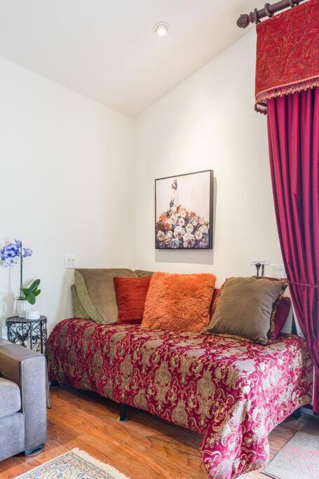 Entire Second Flr - Santa Monica Luxury Roman Villa