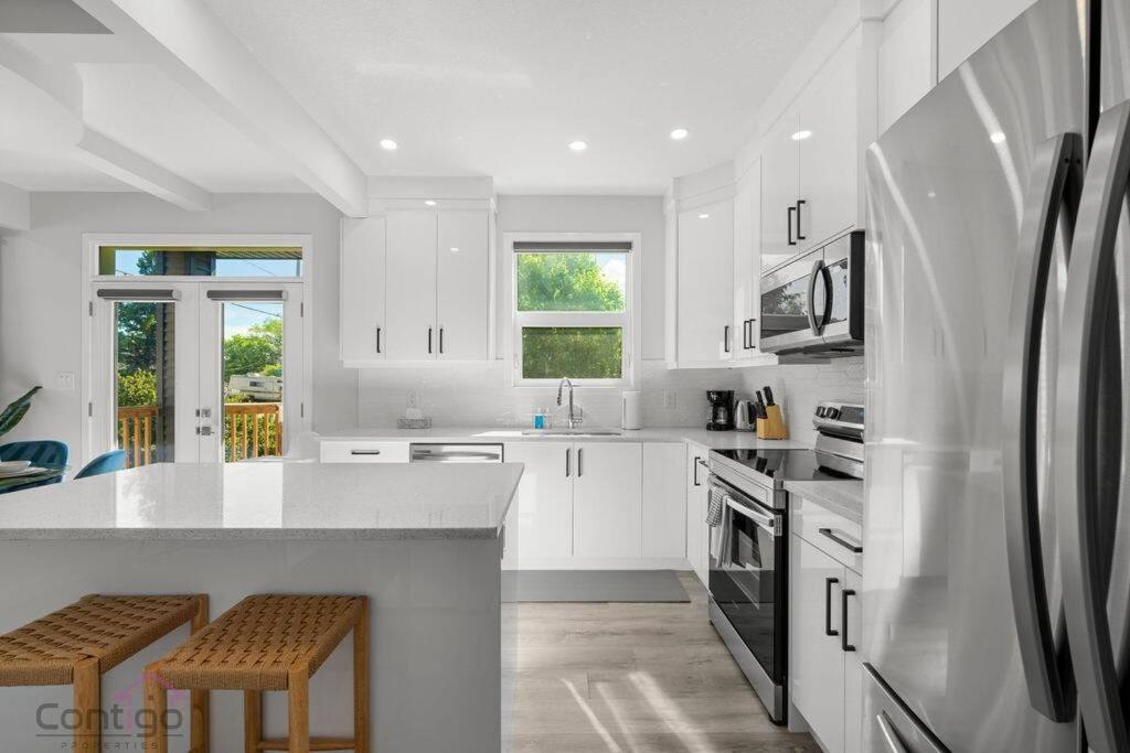 Urban Jungle Getaway, AirCon, 10min to DT & WEM!