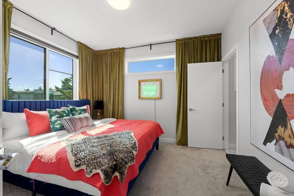 Urban Jungle Getaway, AirCon, 10min to DT & WEM!