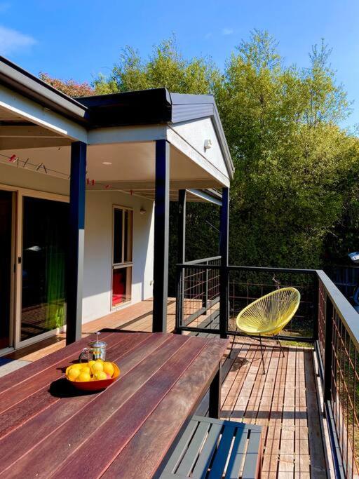 Sunny Ventnor Cottage with Retro Vibe 400m to Beach