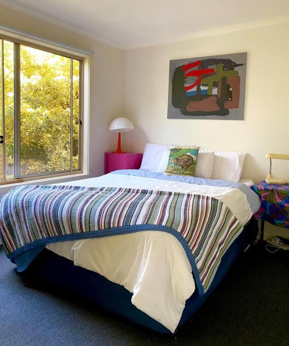 Sunny Ventnor Cottage with Retro Vibe 400m to Beach