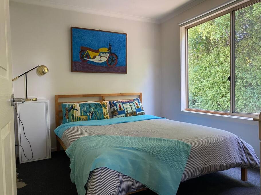 Sunny Ventnor Cottage with Retro Vibe 400m to Beach