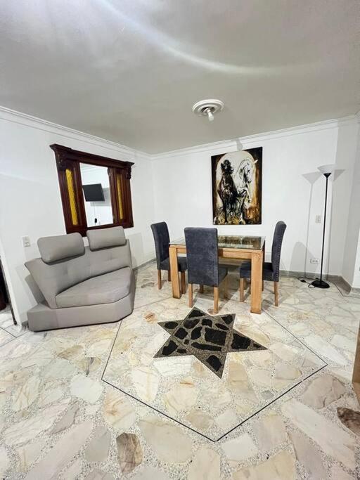 exclusivo apartamento laureles 102