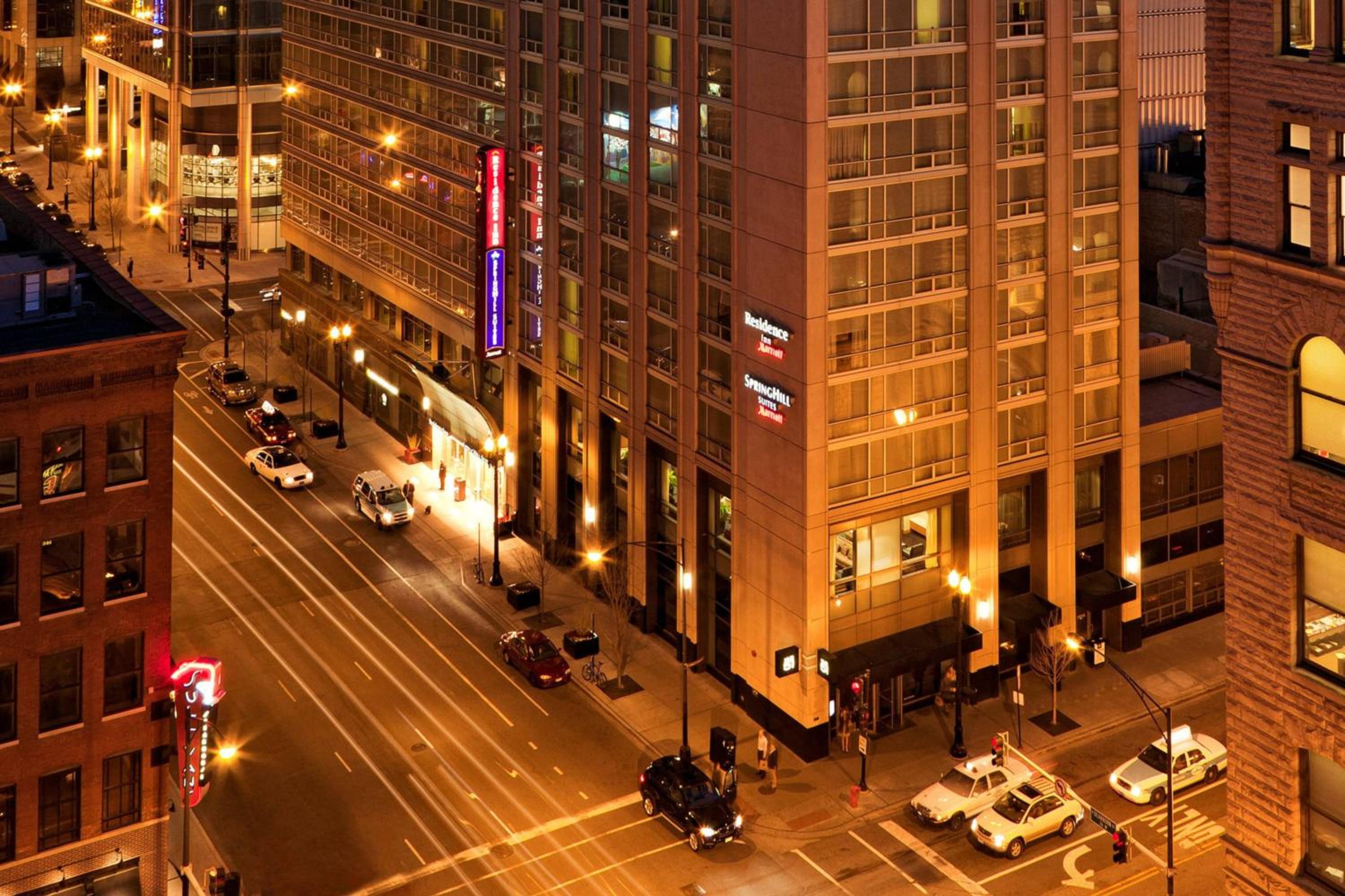 Residence Inn by Marriott Chicago Downtown/River North