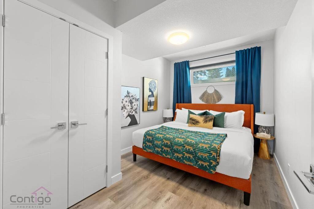 The Den, Centrally Located Suite, King Bed, WiFi!