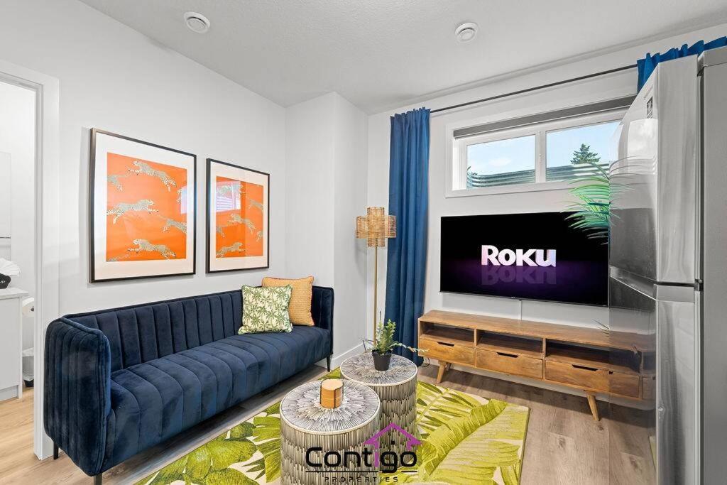 The Den, Centrally Located Suite, King Bed, WiFi!